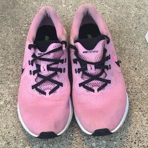 Nike renew women sneaker’s size 12